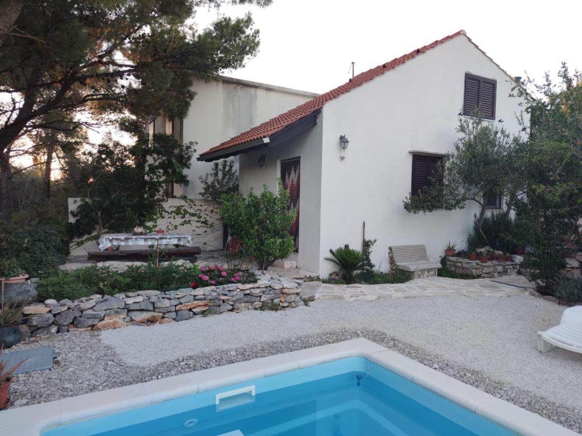 Vacation House Milka Milna  Bagian luar foto