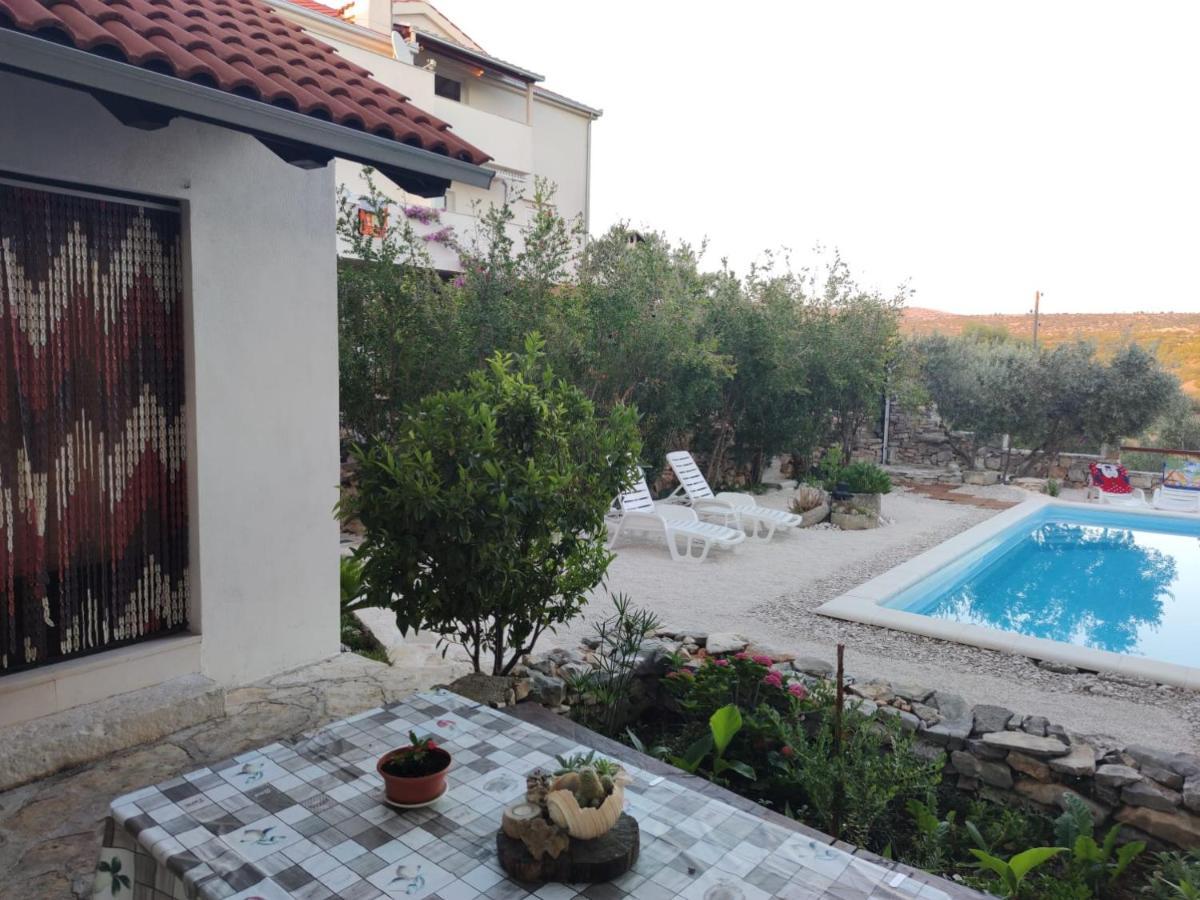 Vacation House Milka Milna  Bagian luar foto