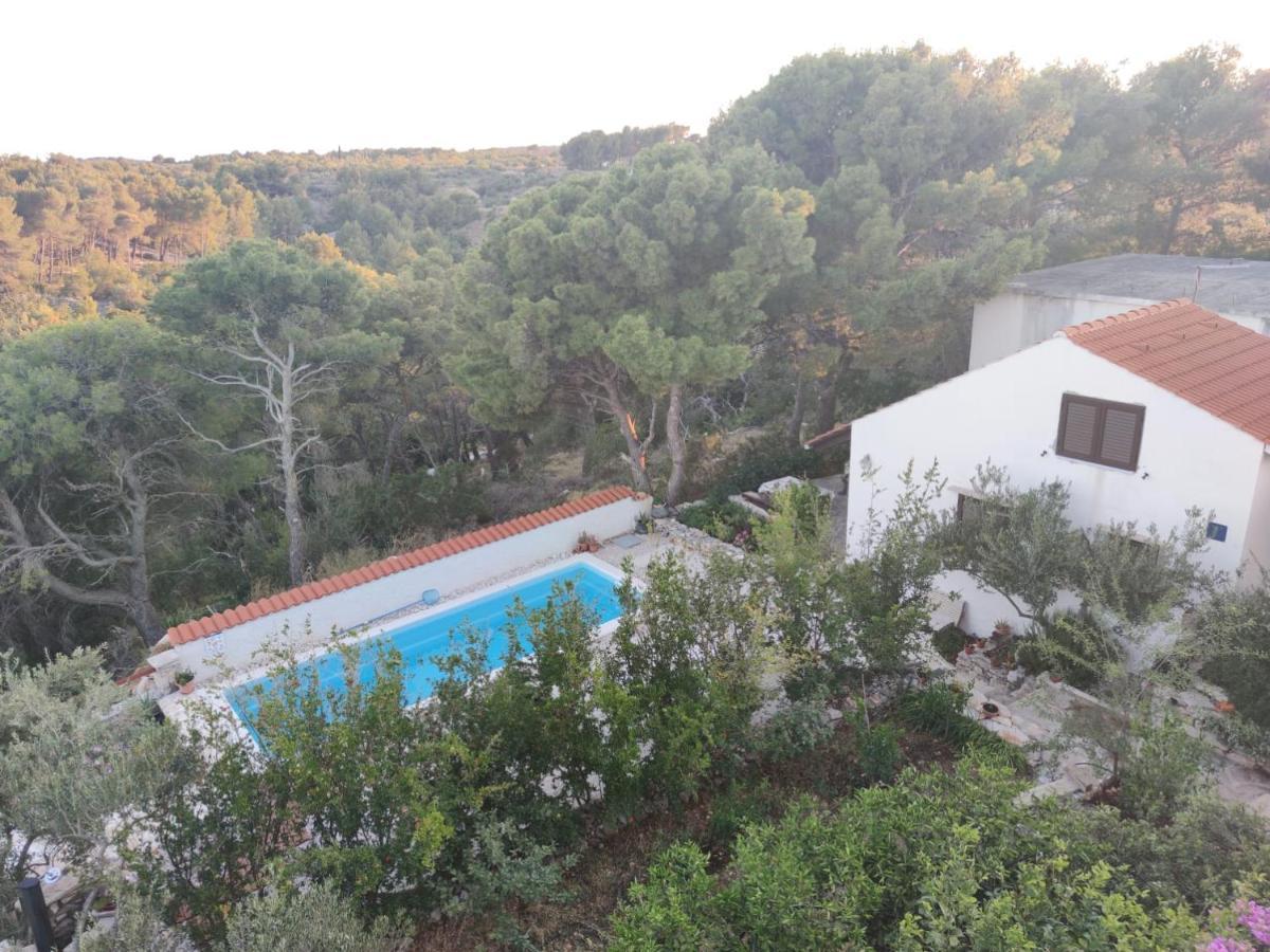 Vacation House Milka Milna  Bagian luar foto